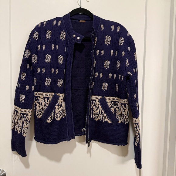 Free People Navy Blue Embroidered Quilted Jacket – Boho Patterned Zip Front - Picture 1 of 5